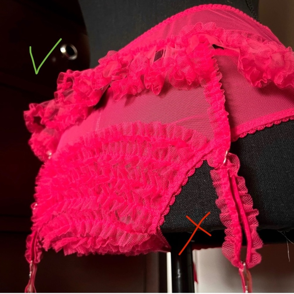Victoria’s Secret 2012 Lace Red Lingerie Belt Garters
